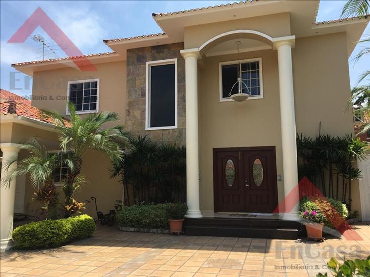 VENTA DE CASAS EN SAMBORONDON EN URBANIZACION ESTANCIAS DEL RIO CERCA DE PLAZA EL BATAN