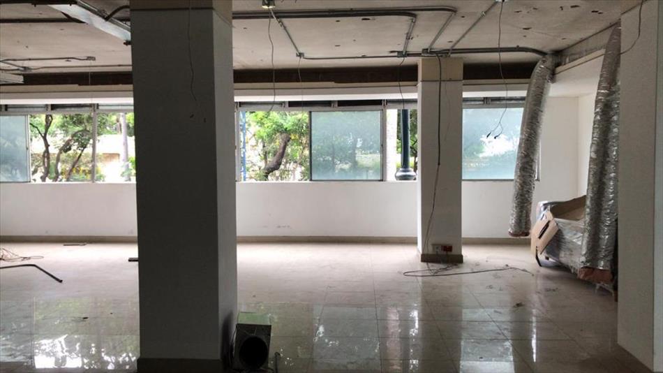 OFICINA COMERCIAL DE ALQUILER  EN CENTRO DE GUAYAQUIL DE 250 M2 PRIMER PISO EDIFICIO KIL 